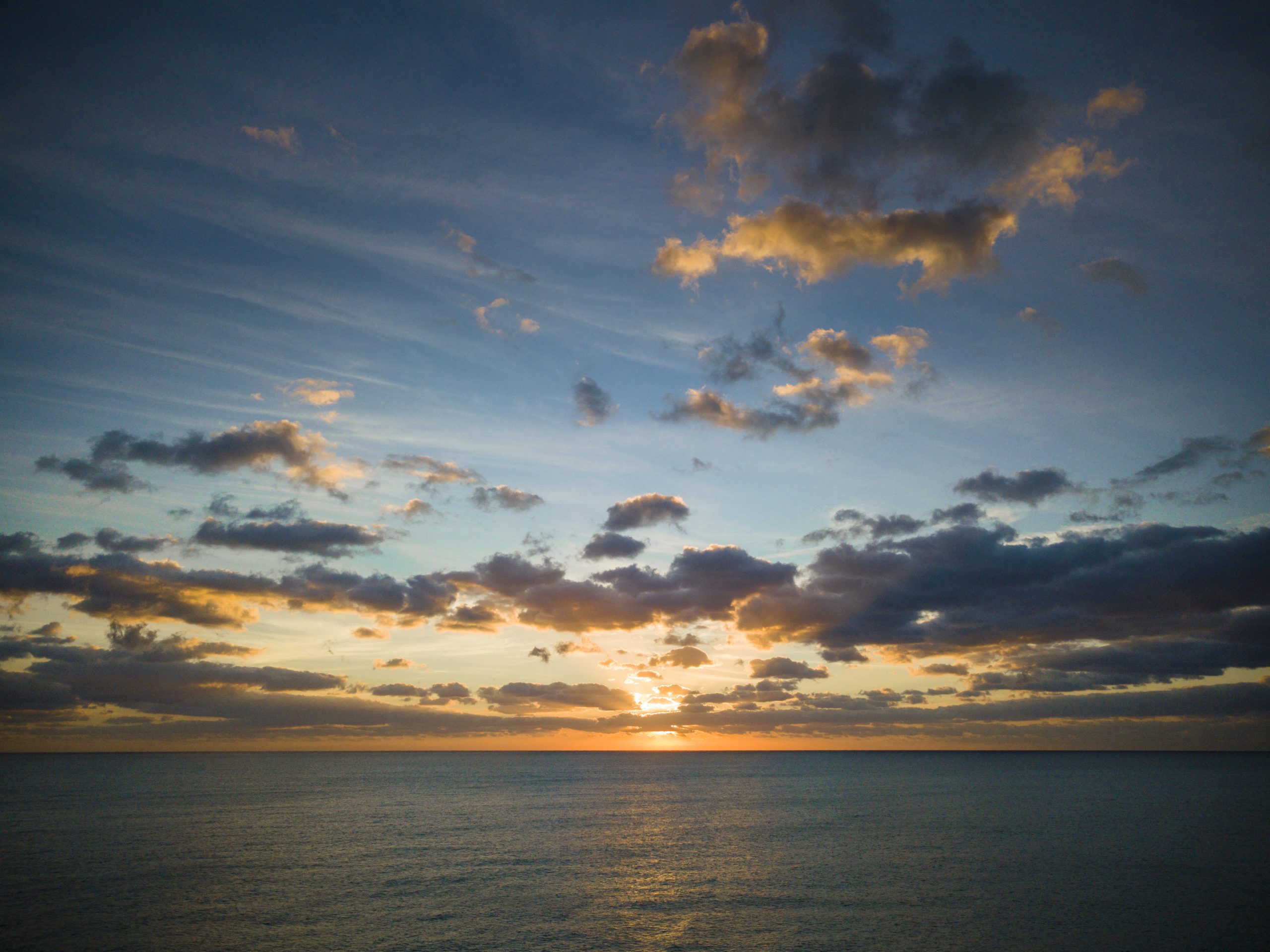 Aerial-Shot_Ocean-horizon_brianadams_-2017