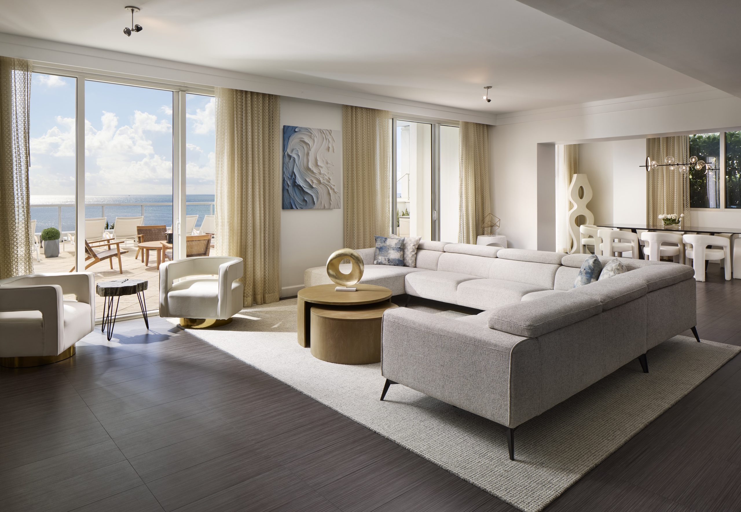 Sorrento-penthouse-interior-living-room-dining-room_Moris Moreno Photography_2024