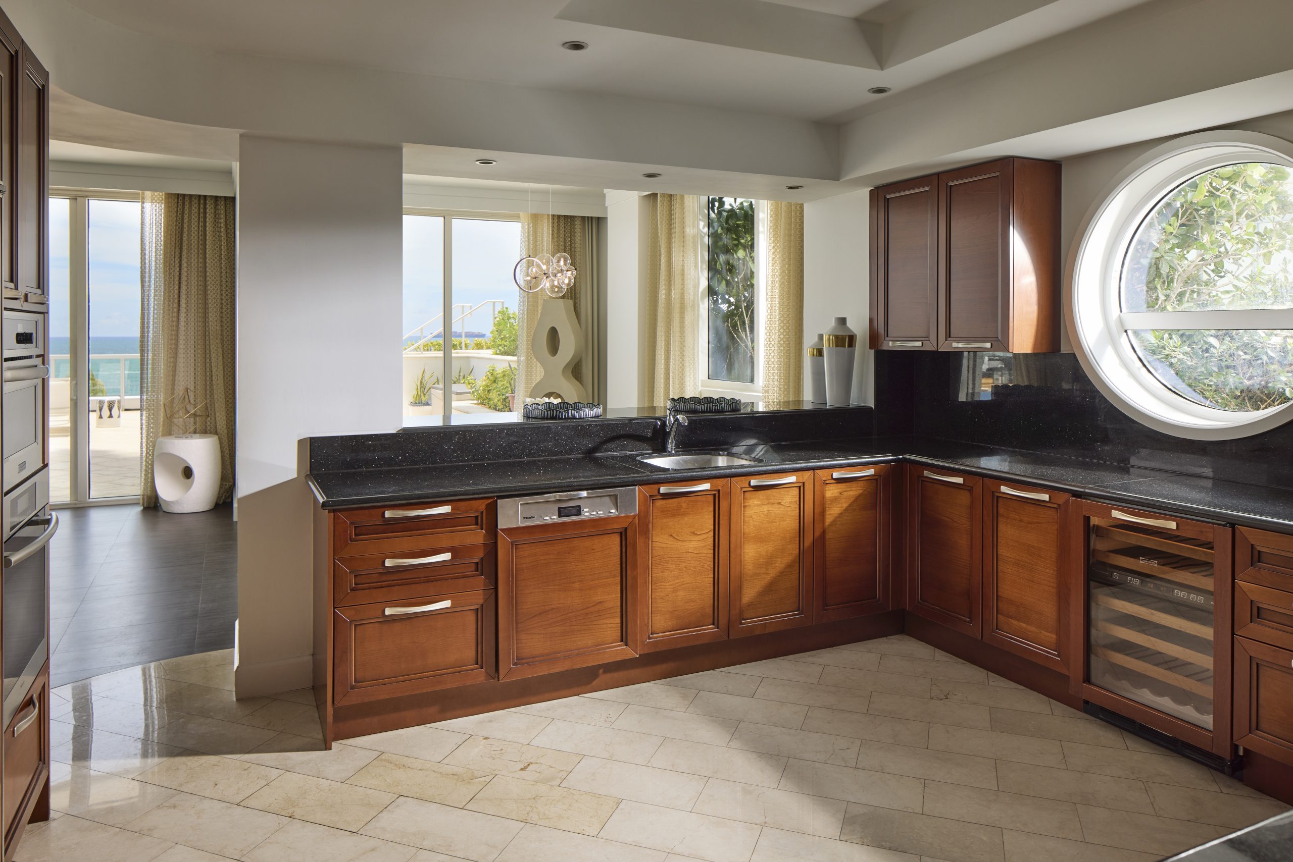 Sorrento-penthouse-interior-kitchen-area_Moris-Moreno_-2024