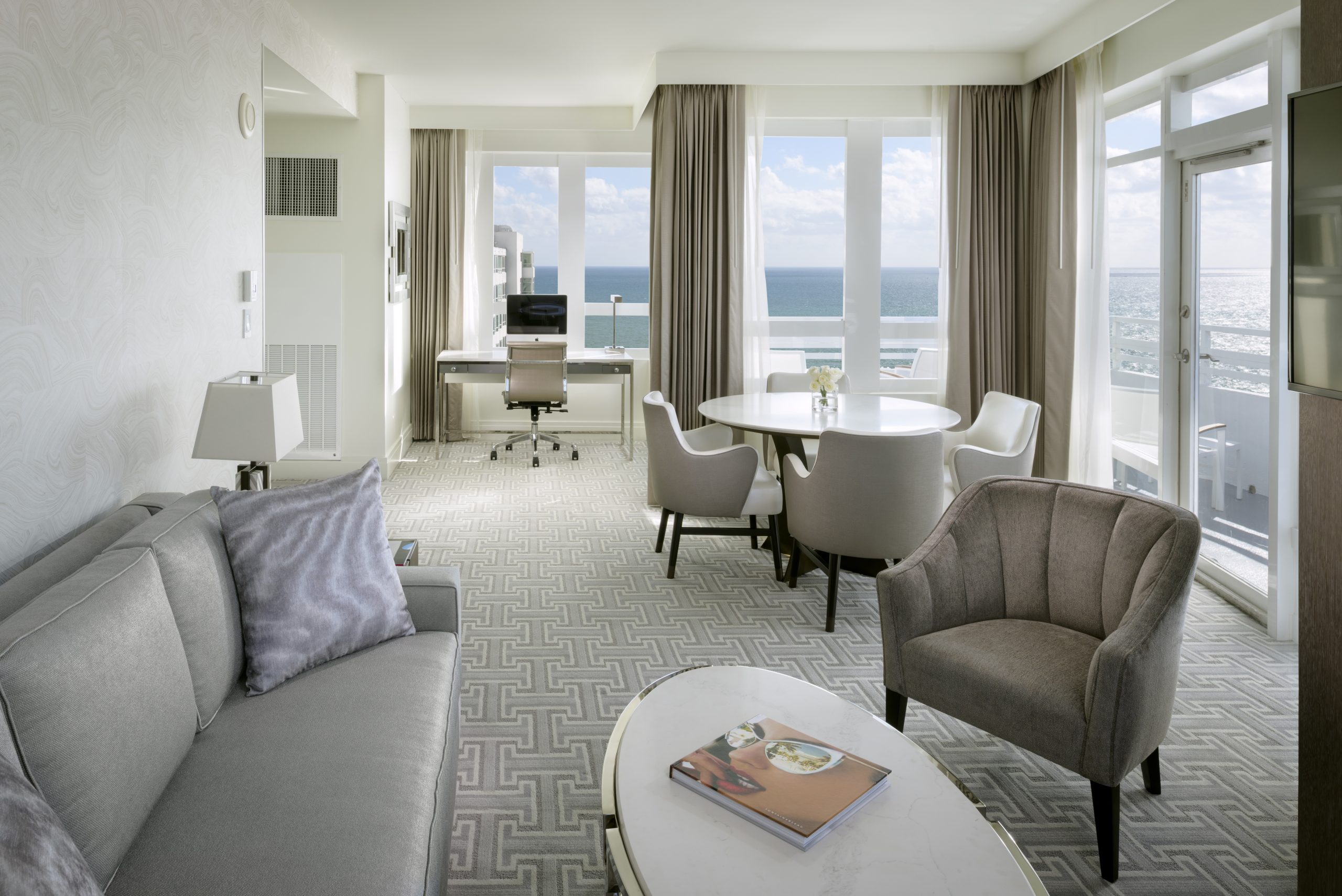 Versailles_Executive-1-BR-Suite_2