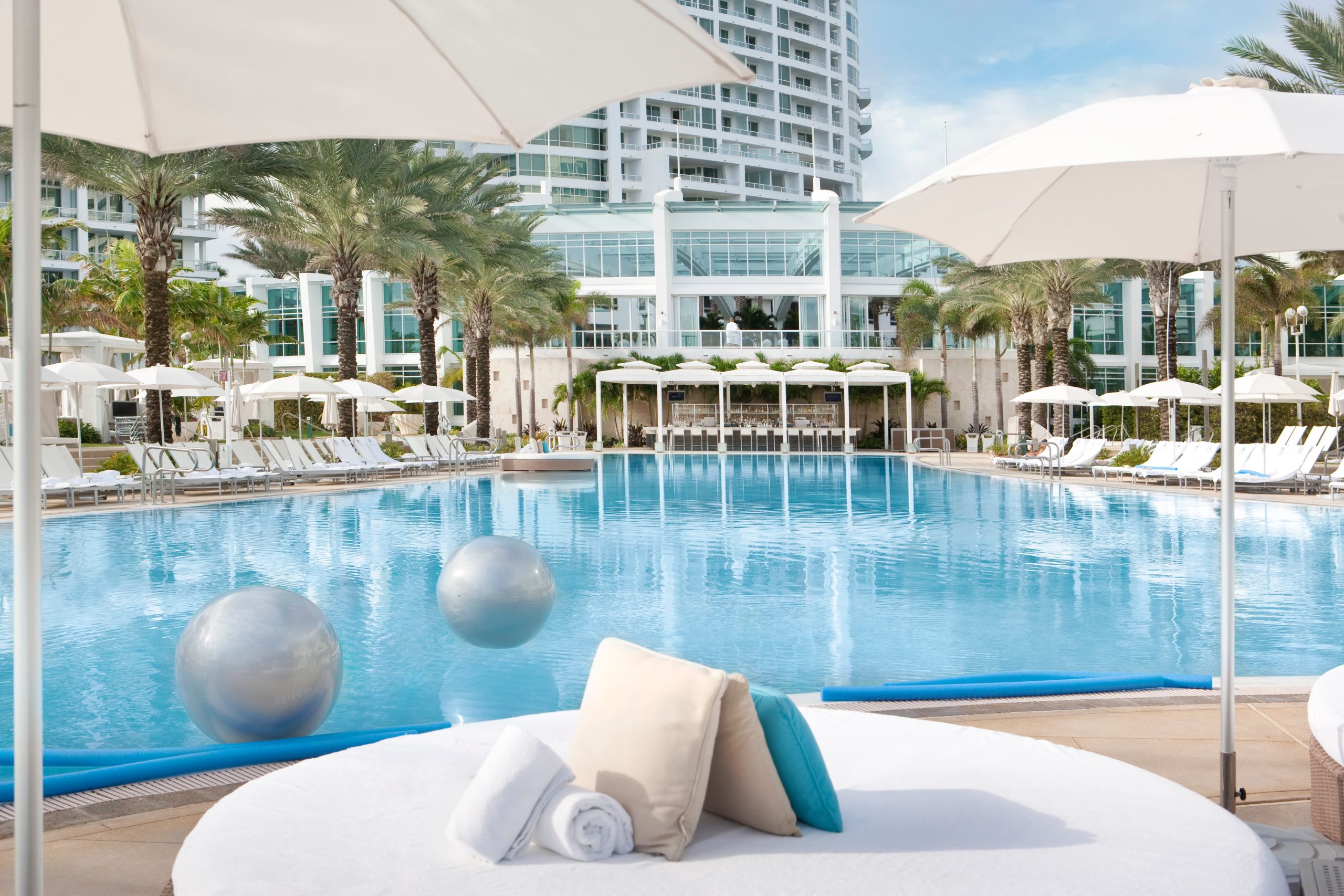 Poolside Daybed at Fontainebleau